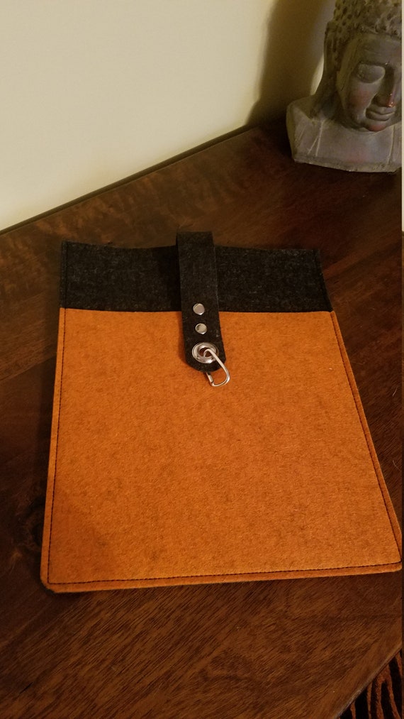 Wool Felt Computer Case.  Felt Laptop Sleeve. Protective Computer Cover.
