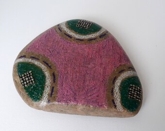PIEDRApisapapeles,PIEDRAcollage,PIEDRAilustrada,PIEDRApintadoAmano,PIEDRAdecorativa,PIEDRAhandmade,PINK,house decor,special gift,original