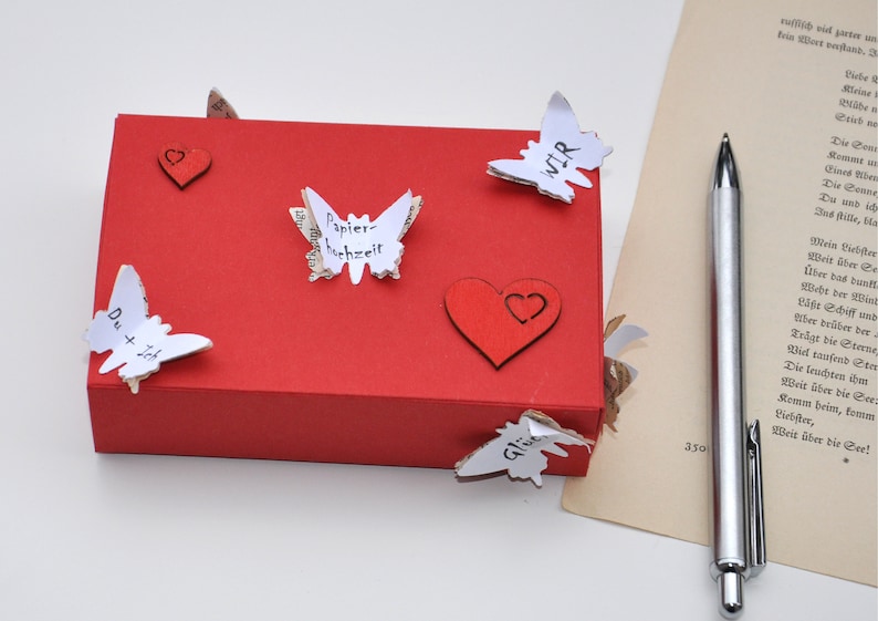 1. Hochzeitstag, Papierhochzeit, Schachtel zum Verpacken von einem kleinen Geschenk, Geldgeschenk Geschenkschachtel, deutsch und englisch DEUTSCH