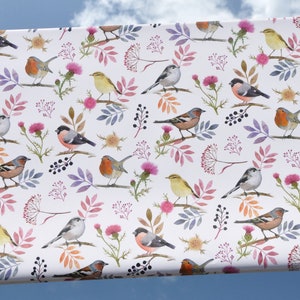 Vögel auf Zweigen / Blätterrauschen - Geschenkpapier (Grundpreis:6,63Euro/Quadratmeter)