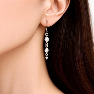 Boucles d'oreilles en argent sterling CZ Cascade : bijoux pendants élégants