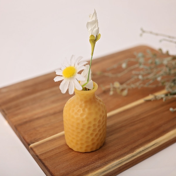 Beeswax Bud Vase: Miniature Honeycomb Vase, Natural Aroma
