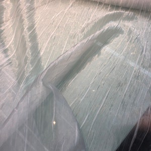 Skrynklig organza 104 cm bred vacker vit färg Tyg säljs per meter