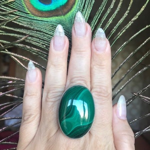 Énorme bague en argent sterling malachite élégante. Bague multi-tailles.