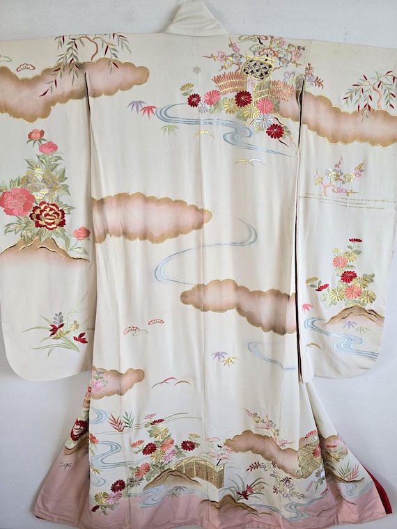 vintage silk kimono dress Antique Japanese Silk KIMONO Robe, Uchikake, KIMONO Dress, Wedding KIMONO.46