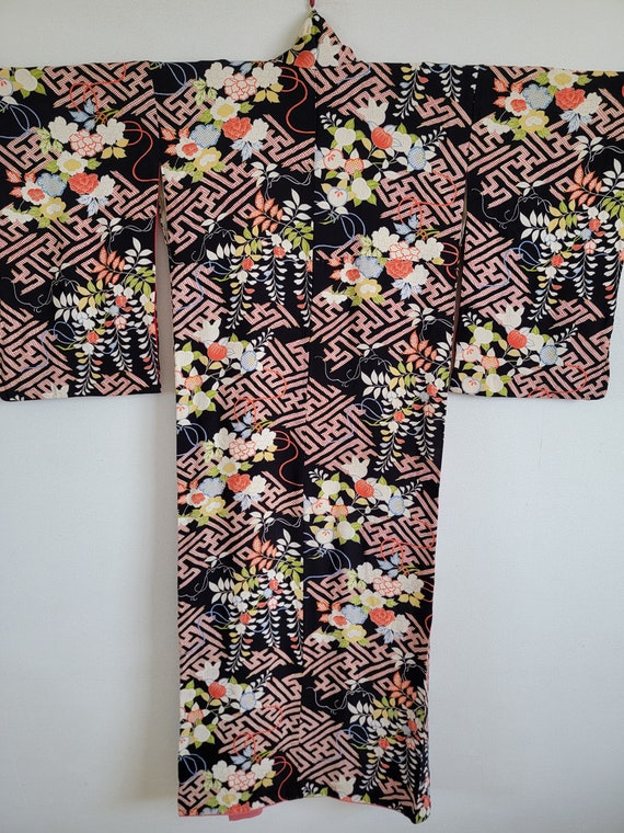 Antique Japanese Silk Kimono, gown, Dressing,Linge