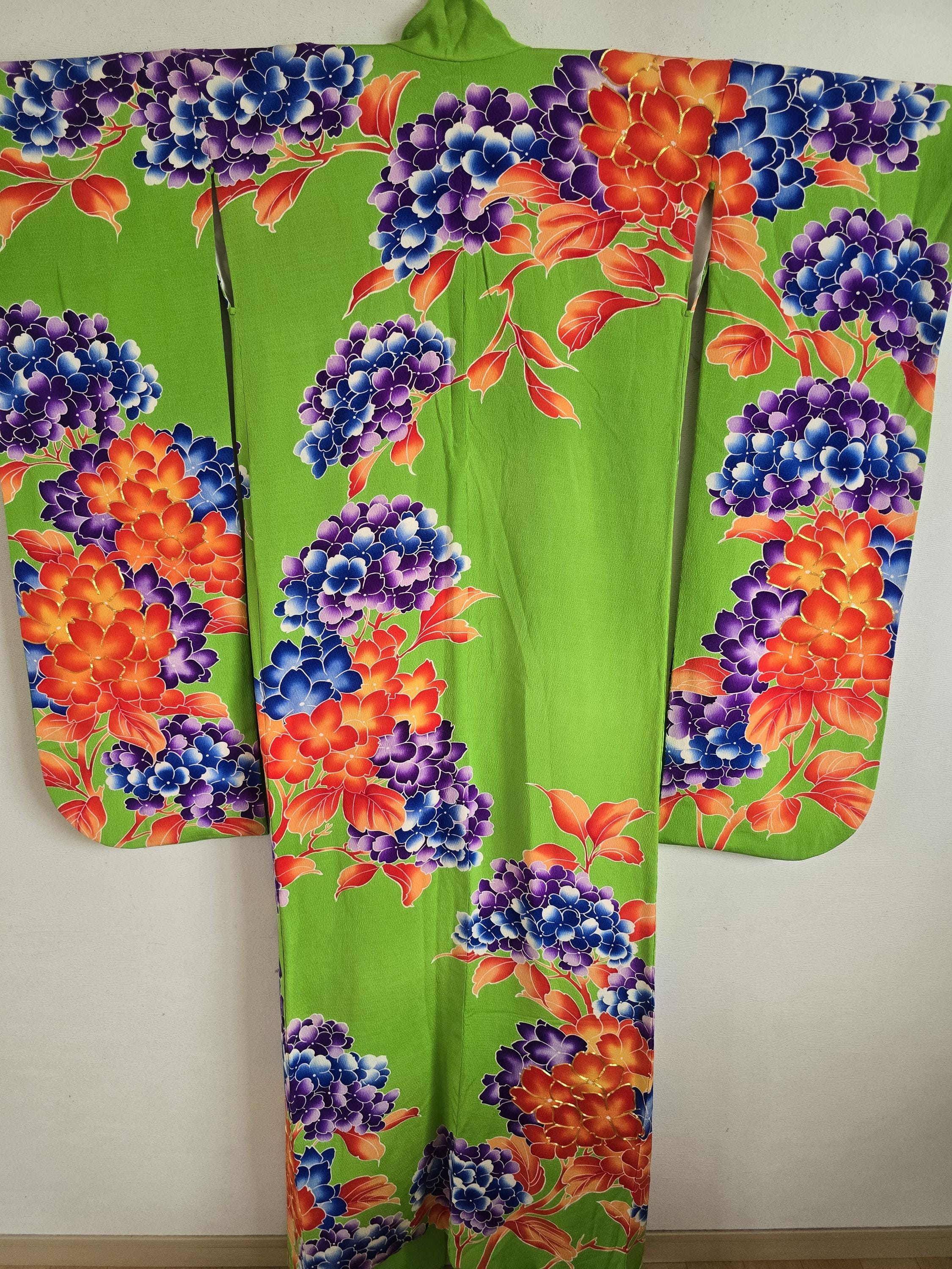 Japanese Silk KIMONO Robe, Furisode, Hikizuri, KIMONO Dress