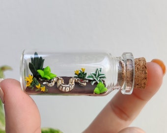 little ball python with a pyrope garnet gemstone in glas-bottle / unique miniature figure/ handmade artwork