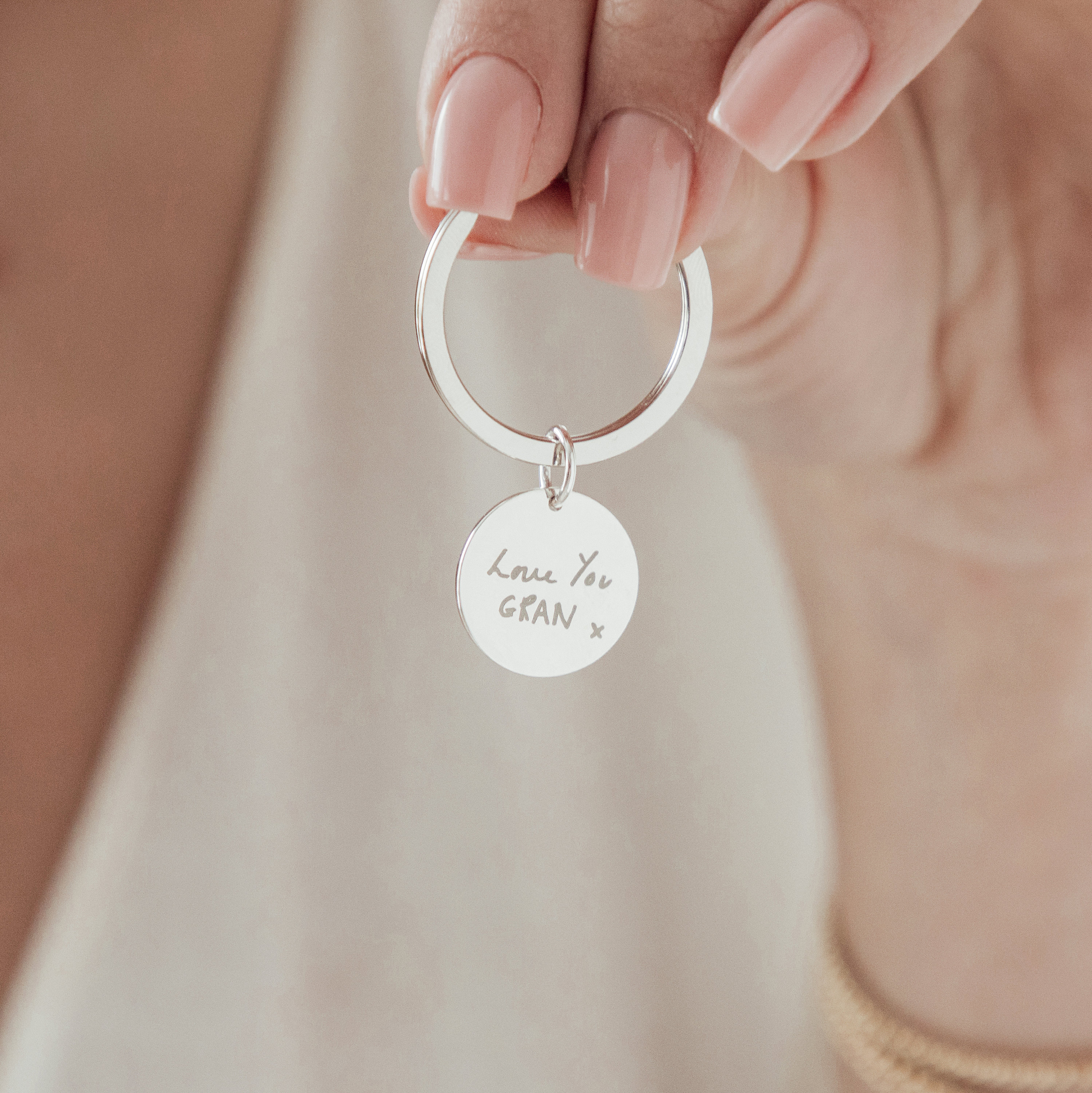 Portachiavi inciso con messaggio scritto a mano personalizzato - Italia Portachiavi inciso con messaggio scritto a mano personalizzato - Italia