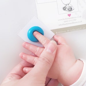 Personalisierte Silber Fingerabdruck Herz Charm Halskette mit Geburtsstein Bild 4