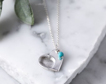 Collar personalizado de plata con dije de corazón con huella dactilar y piedra natal