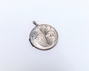 1950s large round engraved locket pendant