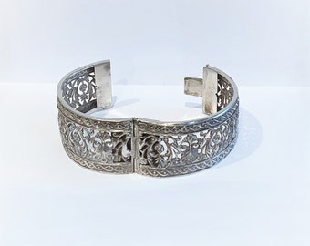 Antique Edwardian sterling silver Irish wide cuff hinged bangle.