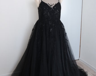 Black wedding dress tulle, lace flowers, european wedding, black and white non-traditional gothic  | Flower tenderness LUV-LUV