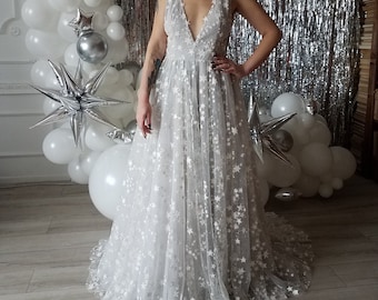 Reflective star celestial simple off white and gray wedding dress with train, boho wedding dress, sparkles glitter european A-line | LUV-LUV