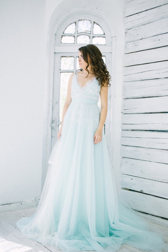 Off-the-shoulder Ball Gown Wedding Dress - Light Gray