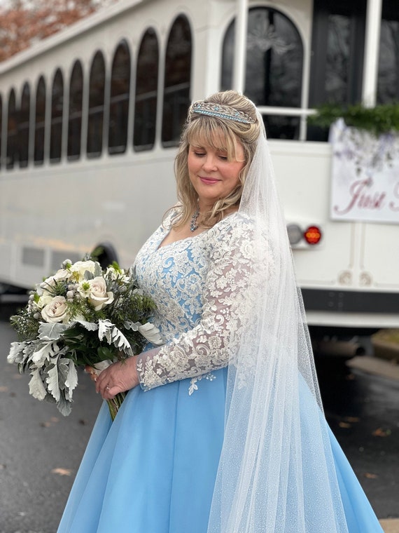 wedding dresses white with blue