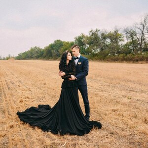 Wedding skirt with train, Alternativ wedding skirt, Black wedding skirt, White Wedding Skirt LUV-LUV imagem 2