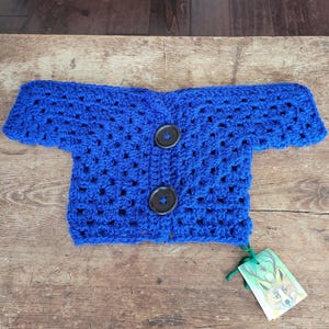 Handgehaakt babyvestje: kobaltblauwe oma vierkante trui, 6-12 maanden