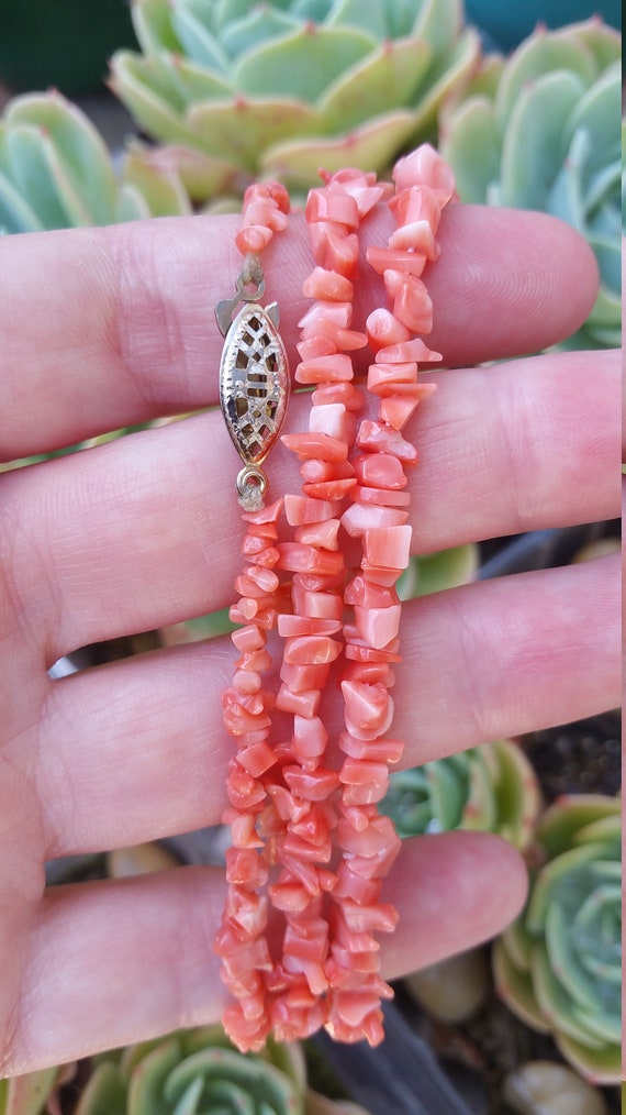 Vintage Coral Chip Necklace, Pink Salmon Angel Ski