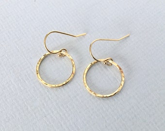 HAMMERED CIRCLE EARRINGS, 14k Gold Filled, Everyday Gold Dangle Earrings, Simple Dainty Gold Earrings, Minimalist Ring Drops Gold Hooks