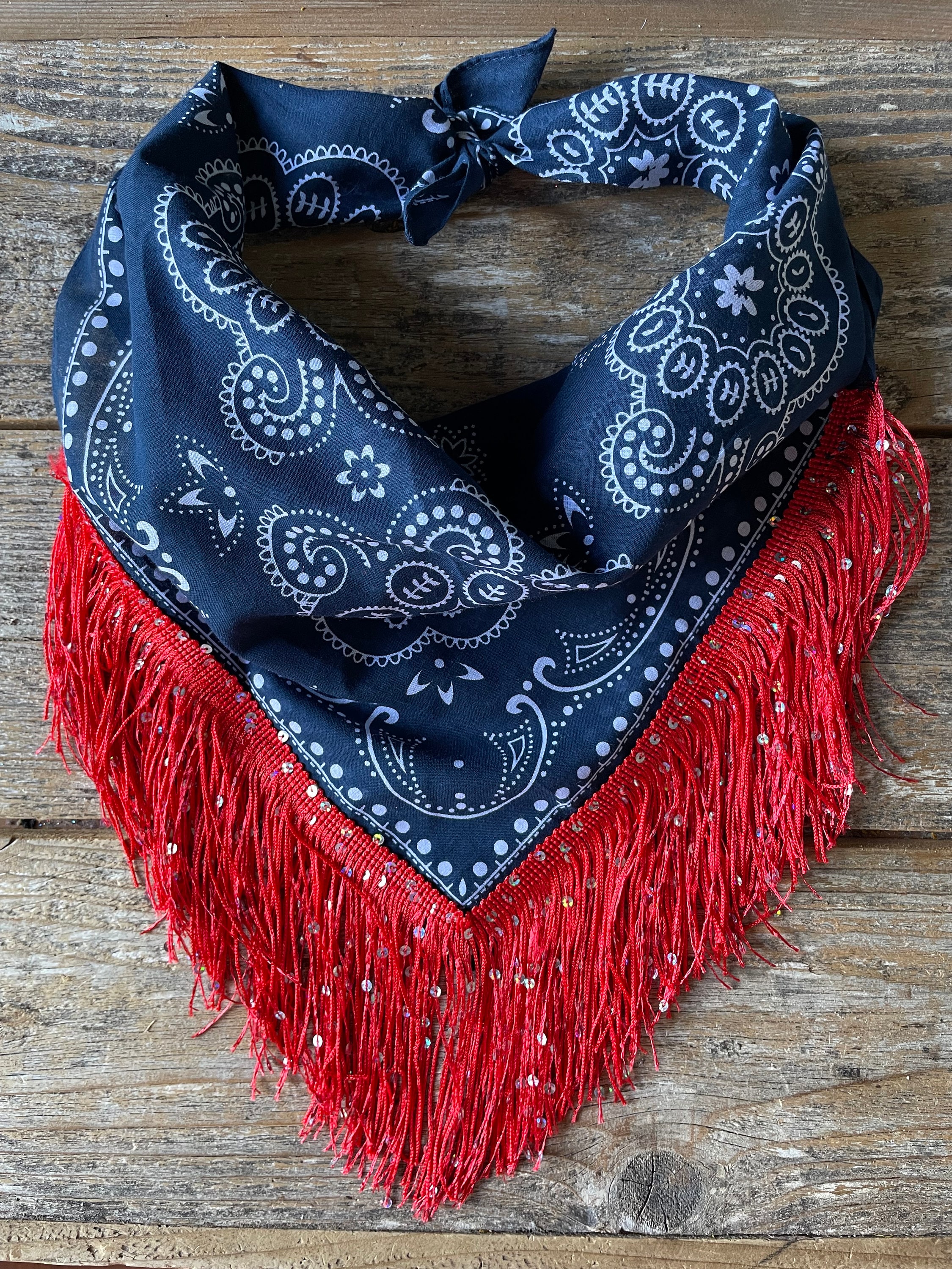 Atlast&co バンダナセット　レッド、ネイビー Navy Bandana With Red Fringe - Etsy
