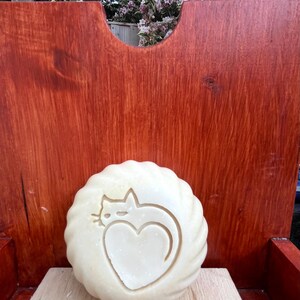 Cat with heart soap stamp