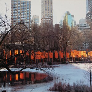 CHRISTO e Jeanne-Claude: Cancelli vicino a Frozen Lake, Central Park New York, poster vintage originale firmato