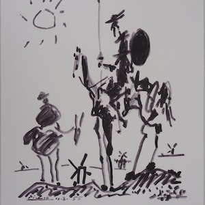 Könnte beinhalten: Schwarz-Weiß-Tuschezeichnung, die einen Ritter zu Pferd mit einer Lanze, eine Figur und Windmühlen darstellt. Die Sonne ist in der oberen linken Ecke gezeichnet. Das Kunstwerk ist mit "Picasso" und einem Datum signiert.