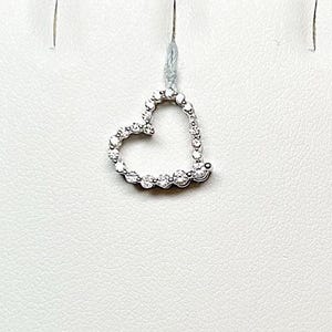 10K White Gold Graduated Diamond Heart Pendant - Estate Jewelry #9367