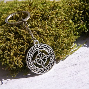 Celtic Knot keychain for Good Luck, Irish Triskel Charms Gift friendship, Triquetra knot Wiccan pagan talisman jewelry