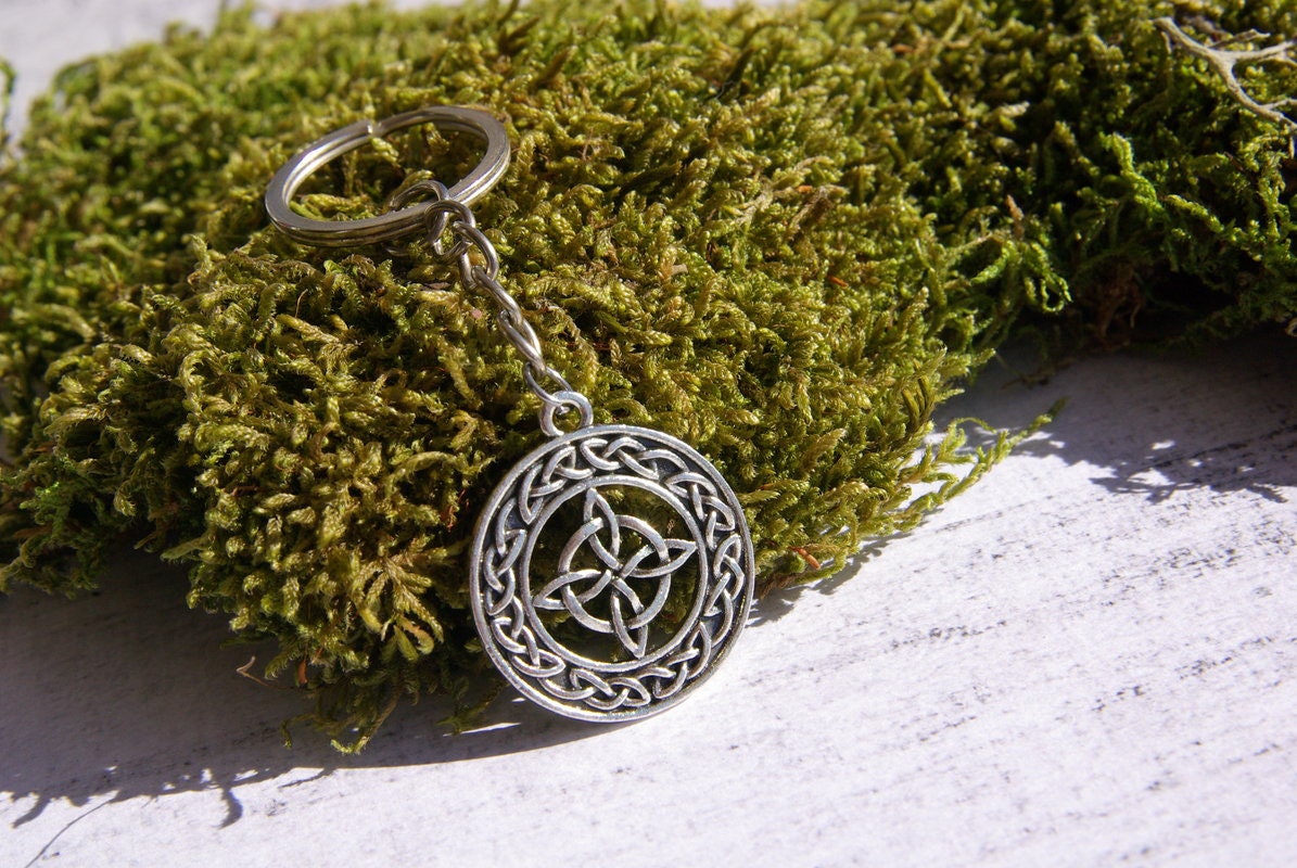 Mint Green Four Sided Celtic Knots Keychain