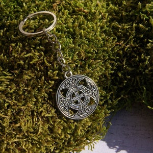 Celtic Cross Keychain for Good Luck, Irish Charms Cross keychains Gift friendship, knot Wiccan pagan talisman jewelry