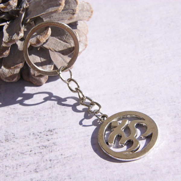 Porte clé Om Méditation, charme Namaste, Porte clé Lotus Mantra Symbole Bijoux spirituels Zen en cadeau d'amitié