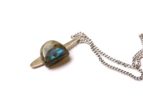 Labradorite Pendant ∞ Aura Cleansing, Protection, Good Luck Gift, Pisces Zodiac, Solar Plexus Chakra ∞ Spiritual Healing Gemstones Jewelry