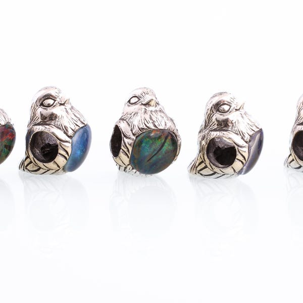 Pájaro petirrojo rojo: plata de ley, piedra granate natural, crónicas, dijes, joyas únicas para ella