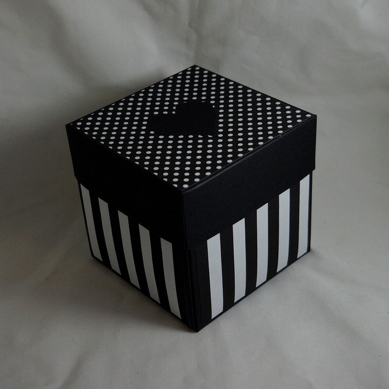 Candy Retro Black & White Heart Exploding Gift Box Striped