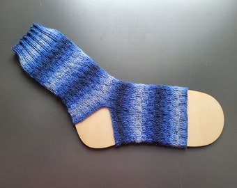 Yoga socks size 36 - 39 hand-knitted in blue 4-ply