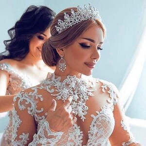 Bridal tiara, Wedding tiara, Silver tiara, Goddess crown, Royal crown, Bridal headpiece, Quinceanera tiara, Rhinestone tiara, Floral tiara