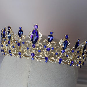 Blue tiara, sapphire crown, royal blue tiara, bridal tiara, wedding tiara, princess tiara, blue hair piece, quinceanera crown, blue headband