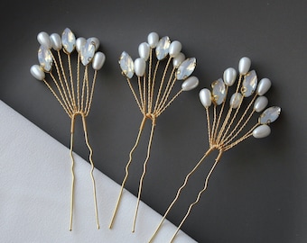 Opal Hair Pins, Pearl Bridal Hair Pins, Set of Gold Hair Pins, Opal Jewelry, Gold Wedding Hair Clips, Bridesmaids Hair Piece, prom jewelry