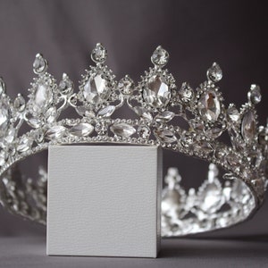 Bridal crown, Round tiara, Silver royal tiara, Princess tiara, Quinceanera tiara, Diamond tiara, Goddess bridal headband, Veil hair piece