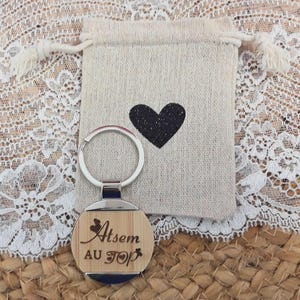 Gegraveerde houten sleutelhanger - Gepersonaliseerd eindejaarscadeau - Cadeau voor Atsem, oppas, leraar - Sleutelhanger