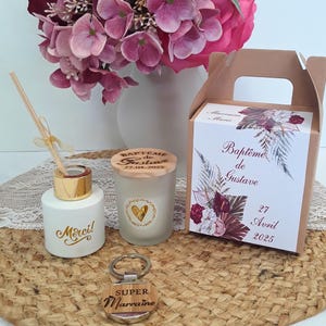 Cadeau baptême personnalisé - Coffret avec bougie, diffuseur, porte-clés, carte - Gravure laser sur bois