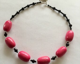 Black and Bright pink chunky necklace