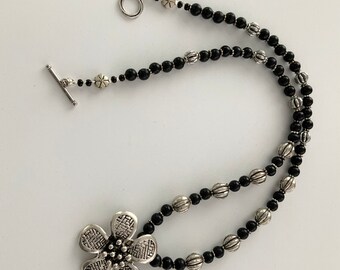 Black Bead Silver Flower Pendant Necklace