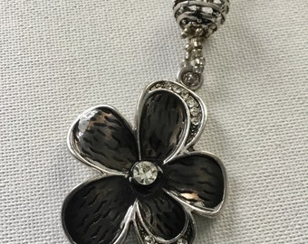 Beaded Grey and silver flower necklace