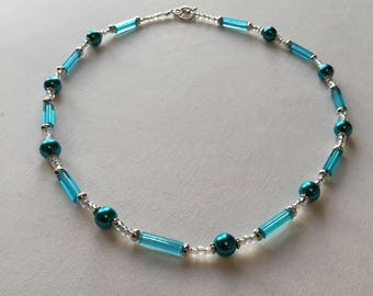 Turquoise/blue beaded necklace