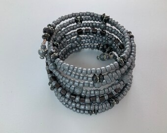 Pretty Grey Beaded Memory Bracelet