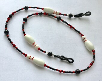 Bowling pin bead spectacle chain